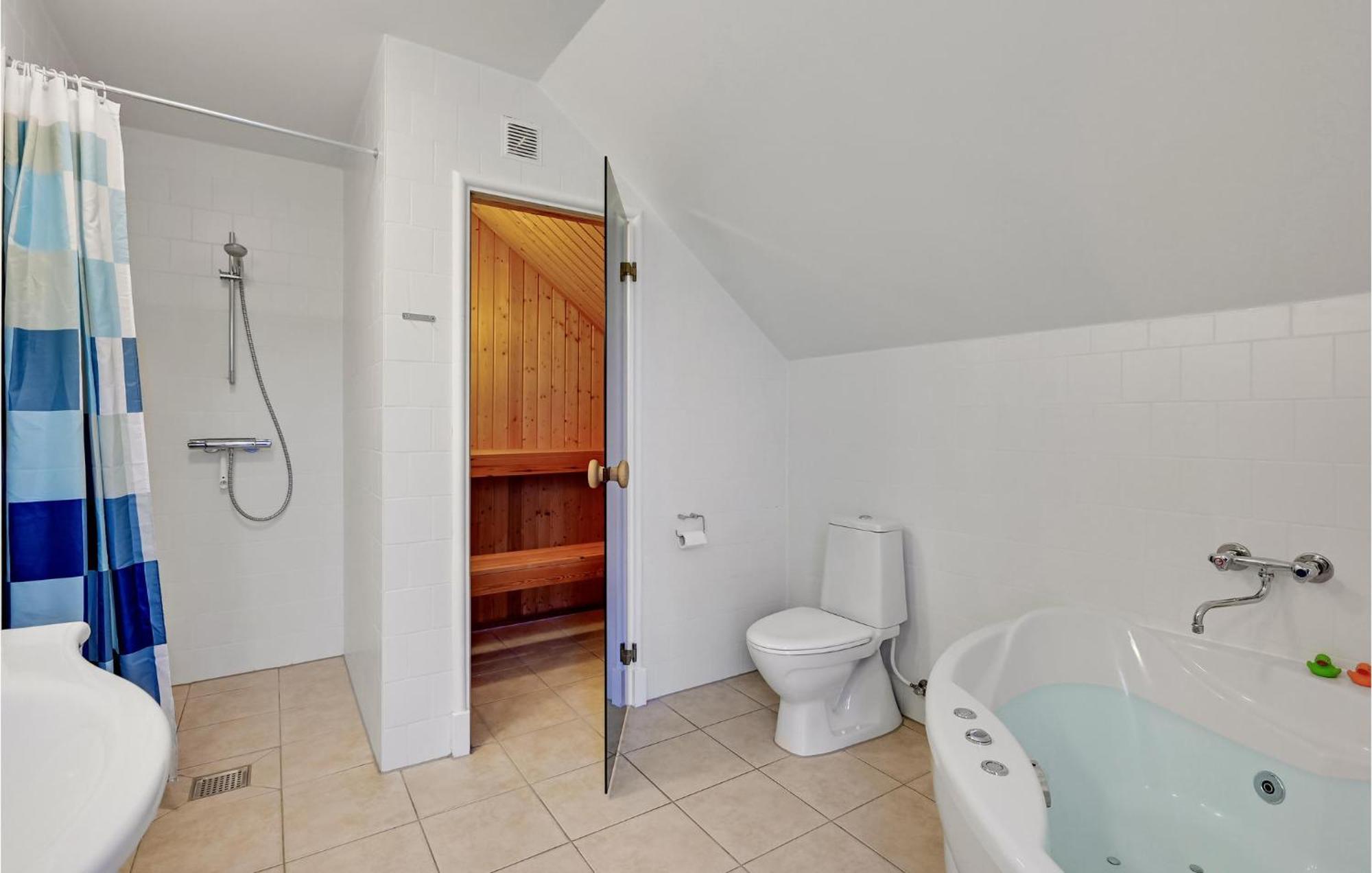 Nice Home In Gjern With Wifi Buitenkant foto